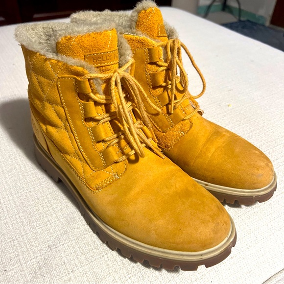 Helly Hansen Women’s Vega Wheat Suede Waterproof Boots USA Size 8M - Picture 1 of 12